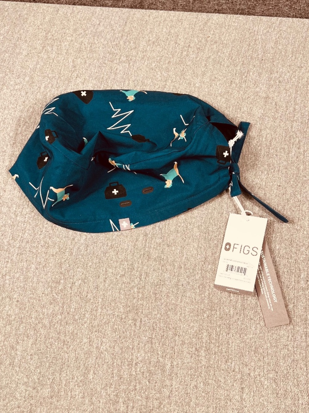 NWT FIGS Surgical Scrub Cap Dogs Vet Doctor Medical Button Holes Animal